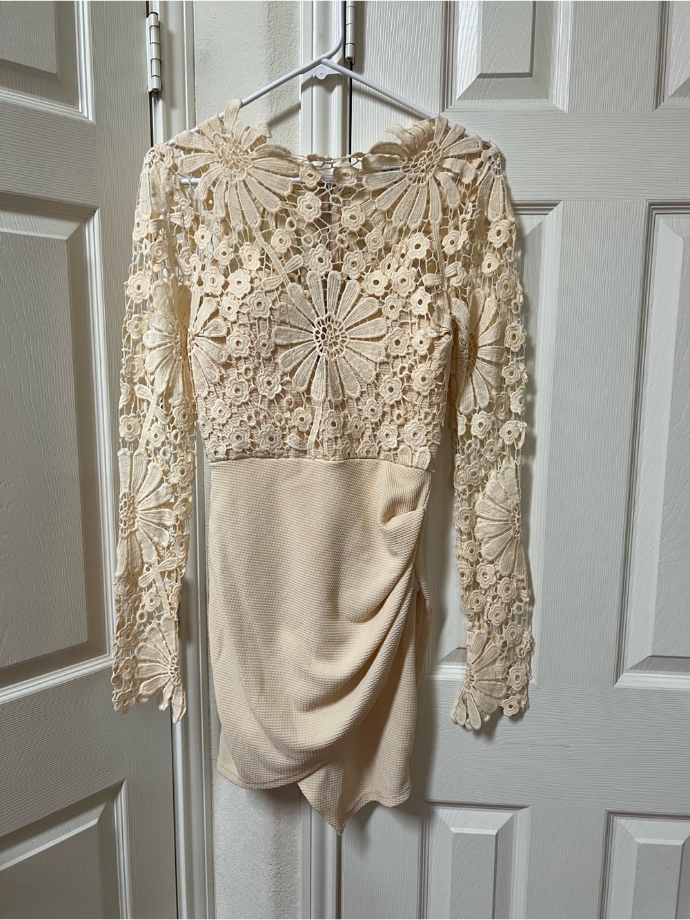 Angel Biba Cream Lace Floral Long-Sleeve Dress